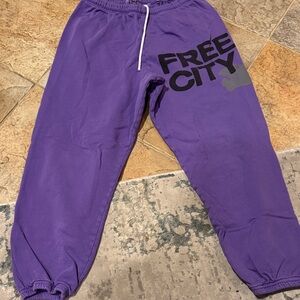 freecity xs Joggers in Purple with Black Logo